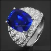 Con piedras laterales Highend Exquisite Trendy Mens Open Fat Rectangar Sapphire Ring Fl Of Diamonds Inlaid Zircon Simation Dark Blue Tanz Dhiok