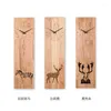 Horloges murales en bois massif Simple horloge moderne nordique carré muet décoratif bureau atmosphère personnalité Art mode Table