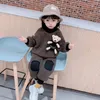 Jackor 2023 Vintermode barn varma kostymer flickor koreanska förtjockade butikskläder enkel stil tonåring