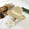 Breda randen hattar halmvävd vikbar kvinnlig sommarsolskyddsfiskare hatt tether diskette virkning strandsemester sunhat