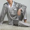 Mäns Sleepwear Mens Salk Silk Pyjama Set Pyjamas Men Modern Style Printed Nightrown Home Man Male Satin Soft Mysig Sleeping 230131