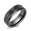 Wedding Rings 2023 Trendy 8mm Zwart wolfraam voor mannen Koa Wood Inlay Matbushed Bushed Finish Roestvrij stalen banden