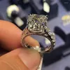 Hochzeit Ringe Huitan Quadratische Transparente Zirkonia Für Frauen Luxus Trendy Schmuck Einfache Prinzessin Cut CZ Ring Zubehör