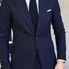 남자 정장 2 피스 핀스트라이프 남성복 슬림 한 웨딩 턱시도 턱시도 해군 블루 스트라이프 비즈니스 신랑 패션에 적합합니다.
