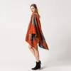 Sciarpe 2023Autunno Inverno Donna Inversione Poncho Scialli Avvolge Donna Pashmina Scialle Ispessimento Sciarpa da viaggio Stole Poncho caldi Mantelle