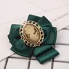Brooches Vintage Bow Brooch Ribbon Beauty Head Party Laper Pins Shirt Dress Badge Collar Accessories Gifts For Women