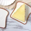 Piatti Piatto di pane in ceramica per cartoni animati Nordico Colazione per la casa Vassoio per toast Stoviglie da cucina Torta per feste Piatto da dessert Conservazione di gioielli