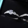 Anéis de casamento Luxury feminino pares de engajamento Acessórios de engajamento 2pcs/conjunto de jóias de moda de zirconia de cristal brilhante embutido