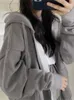 Kurtki damskie czarny zamek z kapturem bluzy uliczne odzież koreańskie topy z długim rękawem gotyckie ubrania kurtka damska zimowe bluzy 230131