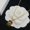 Marchio di moda Collana con ciondolo a forma di cuore per donna Collana da donna Regalo per amante Fidanzamento Anniversario Gioielli Catena d'oro Bijoux con scatola