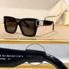 Damen-Sonnenbrille für Damen und Herren, Sonnenbrille im modischen Herren-Stil, schützt die Augen, UV400-Linse, mit zufälliger Box und Etui 107A