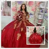 2022 فساتين Quinceanera الحمراء المذهلة مع تزيين الذهب SENED SWEET 16 أنيقة قبالة الكتف مشد حفلة حفلة موسيقية BC12846