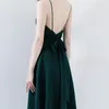 Casual Dresses Thin Ladies Birthday Party Dress Noble Sexiga hängslen V-Neck Halter Bälte Tung A-Line Kne-Lengen Dark Green Spaghetti Strap