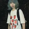 T-shirt femme Y2k esthétique t-shirt Grunge fraise imprimé Harajuku graphique t-shirt mode coréenne surdimensionné hauts manches courtes Streetwear 230130