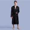 Robes pour hommes Robe de marié émulation soie douce maison peignoir chemise de nuit pour hommes kimono personnalisé nom et date personnalisé pour la fête de mariage 230131