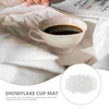 Bord Mattor Underlägg Mat Cup Christmas Snowflake Holiday Pad Mug Placemattrivet Winter Decor Pads Festlig dryck Isolering Desktop