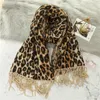 Schals 2023 Luxus Leopard Winter Schal Frauen Pashmina Kaschmir Dicke Decke Warme Lange Schals Wraps Dame Quaste Weiblichen Foulard
