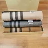 Foulards Classique Plaid Luxe Designer Écharpe 100% Cachemire Gland Designers Foulards Écharpes Châle Sciarpa Pour L'hiver Femmes et Hommes mauvaises herbes