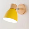 Lampa ścienna nowoczesna prosta jasna drewniana nocna do salonu