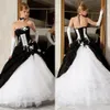 Vintage Victorian Black And White Ball Gown Plus Size Gothic Wedding Dress Bridal Gowns Backless Corset Sweep Train Satin Formal D263U