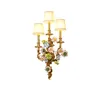 Lampada da parete europea romantico fiore in ceramica rame applique luce decorazione di lusso francese soggiorno camera da letto comodino ottone