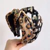 Новая модная повязка на голову для женщин центра центра леопардовой ткани повседневная осенняя турбанские аксессуары для волос турбан