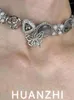 Naszyjniki wisiorek Huanzhi 2023 Chińskie punkowe srebrny kolor Naszyjnik motyla dla kobiet akcesoria biżuterii prezent rocznicowy