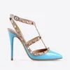 Varumärkesdesigner pekade Toe Women Studded Strappy Dress Shoes Pumps äkta lädernitar Sandaler Valentine High Heels