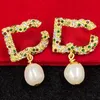 Perlen-Anhänger-Ohrringe für Damen, schicker Charm-Ohrstecker, Vintage-Stil, 18 Karat vergoldet, hohle Buchstaben, farbiger Diamant, Ohrhänger, Kupfer, klassischer Schmuck