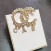 Designer Lettera di marca Jewerly Letter Full Diamond Spettame cristallino di strass per la spina da donna per la festa del matrimonio