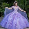 Elegant lätt lila lavendel quinceanera klänningar med Cape Lace Appliqued pärlstav korsett Vestido de 15 anos puffy kjol söt 16 d241v