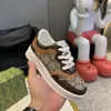 Nuove scarpe da ginnastica per bambini Scarpe casual con suola spessa in vera pelle Scarpe da passeggio moda primavera e autunno per bambini Ragazzi Ragazze Alta qualità