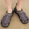 2024 1426 Summer Sandals äkta läder Mäns utomhussportsoffor Non Slip Beach Shoes Casual Men