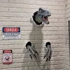 Dekorativa föremål Figurer dinosaurie väggmonterad skulptur 3D sprängande hängande huvud harts med klor heminredning 230731