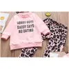 Kleding Sets Baby Baby Meisjes Set 0-4T Lente Herfst Papa Zegt Nee Dating Topopard Print Broekaddheadband Peuter Meisje Outfits Drop Dhkug