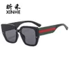 2024 Nuevo diseñador de lujo Fashionable New Red Green Green Three Color Cat Eyes Gafas de sol versátiles para hombres y mujeres