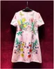 2023 Summer Pink Floral Print Dress Kort ärm Runda nack Knäslängd Casual Dresses A3Q122153