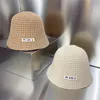 Designer Womens Eimer Hut Luxus Casquette Streifenstreifenhüte im Freien warme Fischerei Frühling Herbst Weiß gestricktes Hut mehrfarbig