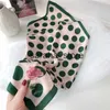 Sciarpe Luna Dolphin Women Spring Square Sciarpa 70X70CM Green Dot Rose Cartoon Chiffon Seta Elegante Fiore Camera Fascia per capelli Bandana J230801