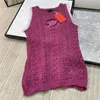 刺繍文字Tシャツニットベストレディースセーターデザインノースリーブタンクファッションセクシーな女性トップパーティー夏272w