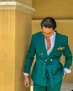 Ternos masculinos Blazers Ternos verdes de 2 peças para homens Conjuntos de blazers duplos Cinto para festa de casamento Trajes de viagem para homens JaquetaPants 230731