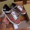 Mit Box Mens Europe Casual Schuhe Canvas Schnürsport-Männer rennen Mode-Sneaker Flat Square Check Stripe Designer Ledernähte Schuh 38 ~ 45