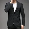 メンズスーツメンブレザー2023春と秋のトレンディなストライプジャケットファッションカジュアルハンサムシンプルな男性スーツブラックコート