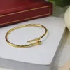 Designer Bracelet Dames Nagel Aangepaste dunne versie van de armbanden Punk Accessories Fashion Braclets Classic Good With and Box