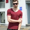 Camisetas masculinas sem costura manga curta cor sólida roupa íntima fina com decote em V 2023 blusa da moda