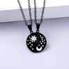 Pendentif Colliers 2 Pcs / Set Soleil Lune Étoile Couple Collier Noir En Acier Inoxydable Amis Sœurs Frères Bijoux Cadeau