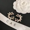 Örhängen designer Moon Diamond Earrings Luxury Brand Logo Pearl Earring mode Nytt engagemang Kärleksmycken Högkvalitativ charmiga kvinnor gåva öronhängen