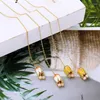 Dangle Boucles D'oreilles Conception Simple Romantique Coréen Blanc / Jaune Couleur Émail Fleur Boucle D'oreille Pour Les Femmes Charme Date Cadeau Bijoux Accessoire