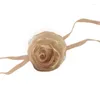 Girocollo Collana fatta a mano con rose Collana con fiori esagerati Elegante catena a clavicola in filato