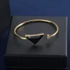 Joias designer de moda pulseira para mulheres triângulo p punho em ferradura pulseira de aço inoxidável fina pulseira de ajuste original joias 2 cores